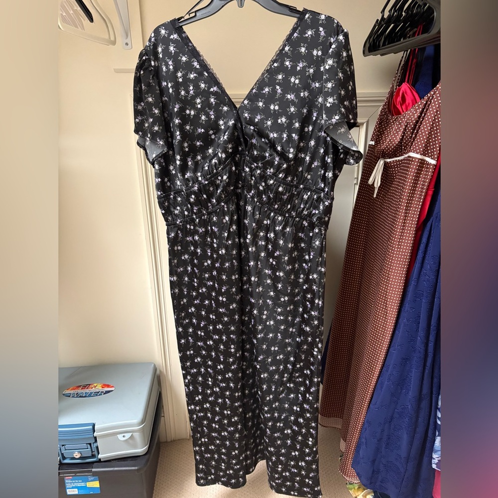 Dress - Picture 2 of 5